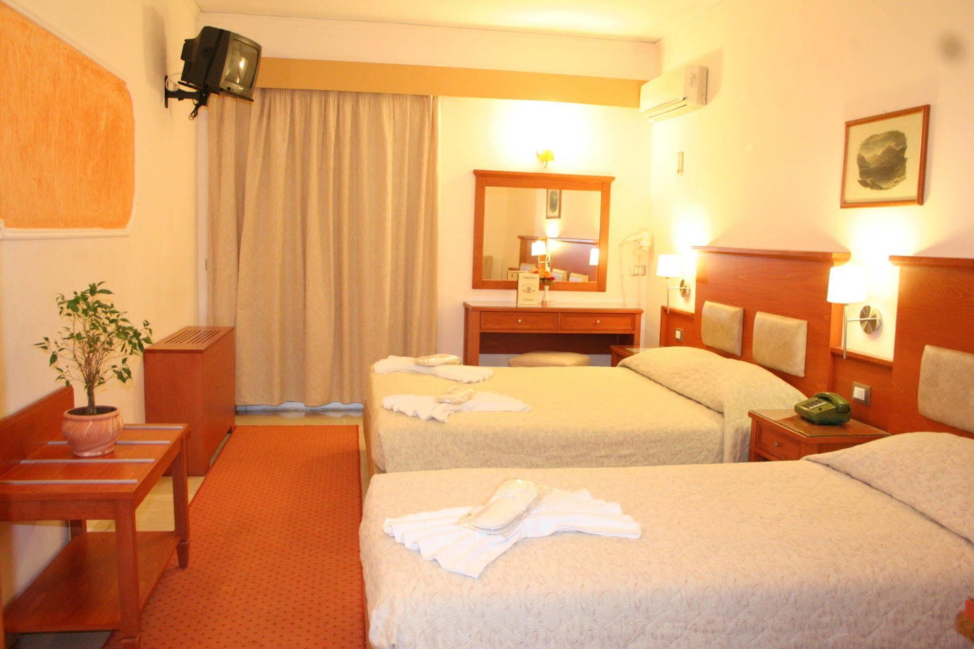 Paradise Lost Hotel-Apartments Толо Екстер'єр фото