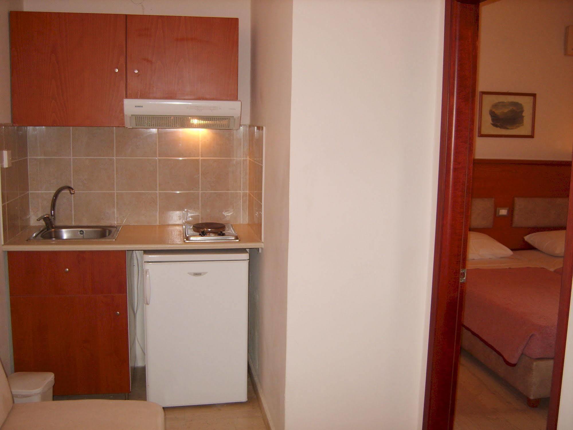 Paradise Lost Hotel-Apartments Толо Екстер'єр фото